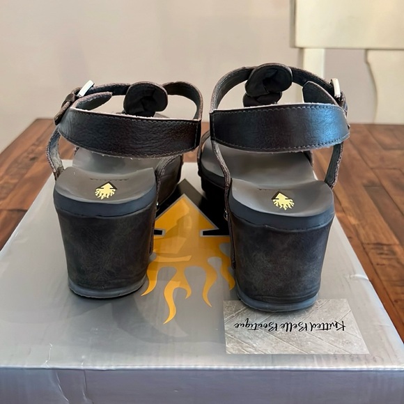 Volatile Dark Grey Sandals - Picture 3 of 6